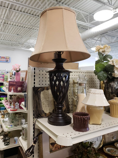 Thrift Store «Goodwill Store», reviews and photos, 2309 N Fairfield Rd, Dayton, OH 45431, USA