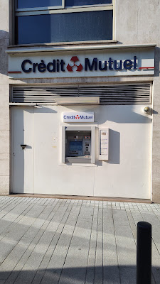 ATM. Credit Mutuel à Neuilly-sur-Seine