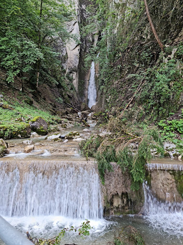 Wasserfall und Grotte Grandvillard