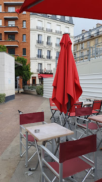 Atmosphère du Restaurant Le Relais des Sablons à Neuilly-sur-Seine - n°2