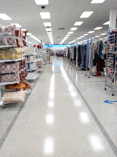 Clothing Store «Ross Dress for Less», reviews and photos, 1990 S University Dr, Davie, FL 33324, USA