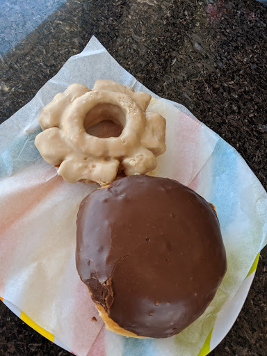 Donut Shop «Rose Donuts», reviews and photos, 5201 Linda Vista Rd, San Diego, CA 92110, USA