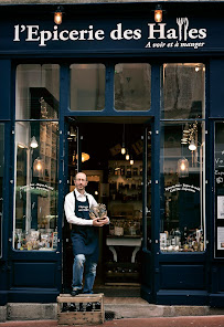 Intérieur du Restaurant Francis l'épicerie, l'épicerie fine et son l'atelier pour consommer sur place ou à emporter les flognardes et clafoutis à Limoges - n°1