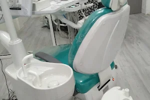 Dokter Gigi Medan Dental Center Sekip image