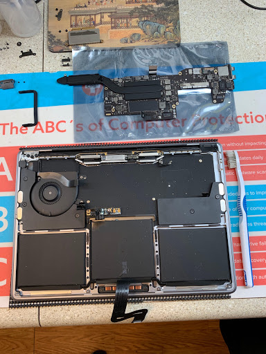 Mobile Phone Repair Shop «CPR Cell Phone Repair Raleigh Midtown», reviews and photos, 3004 Wake Forest Rd #102, Raleigh, NC 27609, USA