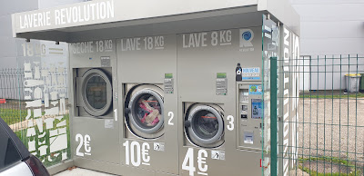 Laverie Revolution laundry à Saint-Jean-de-la-Ruelle
