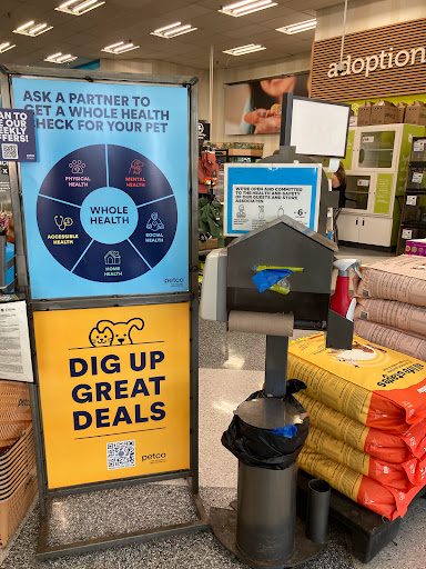 Pet Supply Store «Petco Animal Supplies», reviews and photos, 5215 Lakewood Blvd, Lakewood, CA 90712, USA