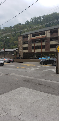 Liquor Store «Parkway Liquor Store», reviews and photos, 288 Parkway, Gatlinburg, TN 37738, USA