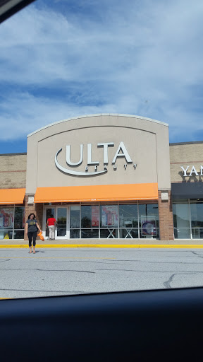 Hair Salon «Ulta Beauty», reviews and photos, 10333 Indianapolis Blvd, Highland, IN 46322, USA