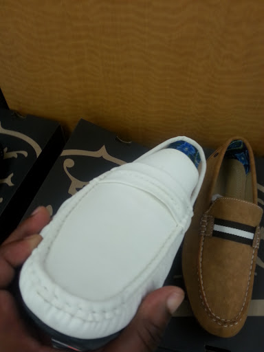 Fashion World, 1525 Montgomery Hwy #1, Dothan, AL 36303, USA, 