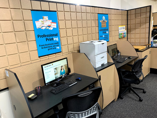 Shipping and Mailing Service «The UPS Store», reviews and photos, 8014 Olson Memorial Hwy, Golden Valley, MN 55427, USA