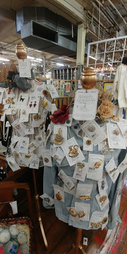 Antique Furniture Store «Jarfly Antique Market», reviews and photos, 47 Railroad Ave, Jefferson, GA 30549, USA