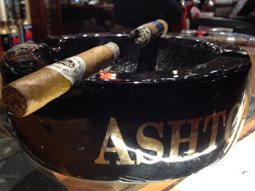 Tobacco Shop «Up Down Cigar», reviews and photos, 1550 N Wells St, Chicago, IL 60610, USA