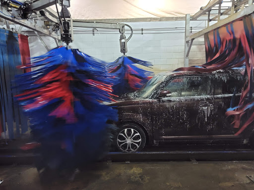 Car Wash «White Glove Car Wash & Detailing», reviews and photos, 1415 W Shakespeare Ave, Chicago, IL 60614, USA