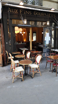 Atmosphère du Restaurant français Aux Vieux Garçons à Paris - n°11