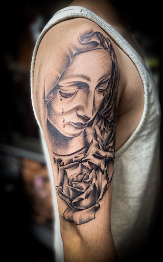 Explore medusa tattoo ideas thigh, creative tattoo ideas in Oregon City, available at Lucky Supreme Tattoo