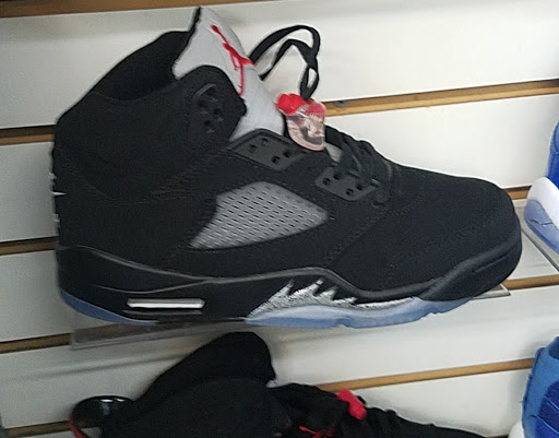 Discount Store «Greenbriar Discount Mall», reviews and photos, 2975 Headland Dr SW, Atlanta, GA 30311, USA