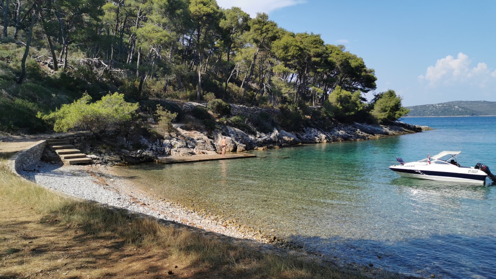 Foto von Bozava beach mit beiger kiesel Oberfläche