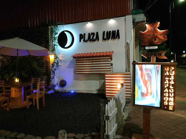 PLAZA LUNA - Puerto Ayora