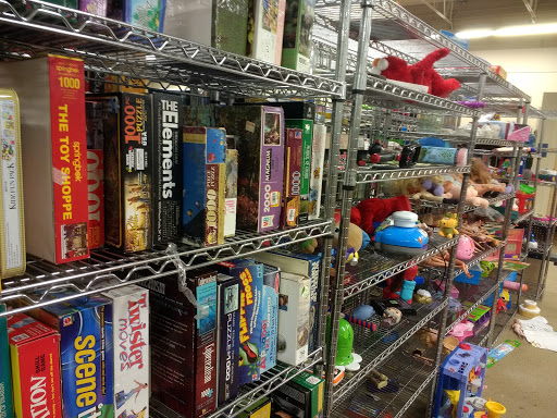 Thrift Store «Goodwill Store & Donation Center», reviews and photos, 1551 N Dryden Ave, Arlington Heights, IL 60004, USA