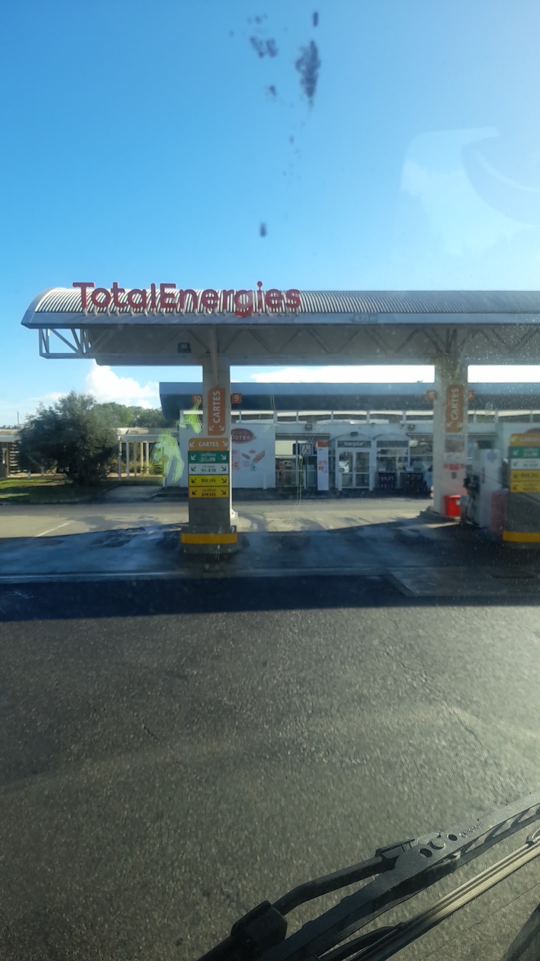 Photo n° 1 de l'avis de Route.7 fait le 24/10/2023 à 10:10