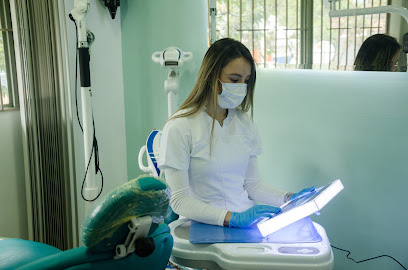 Dra. Carolina Alfonso - Odontología Estética Especializada