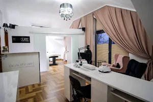 Salon Kosmetyczny Beauty Art Tarnów - masaż Kobido, stylizacja brwi, makijaż permanentny brwi, przedłużenie rzęs image