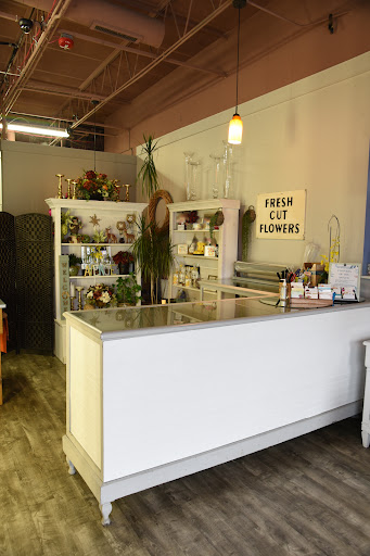 Gift Shop «Avenue Flower Shop», reviews and photos, 10632 S Cicero Ave, Oak Lawn, IL 60453, USA