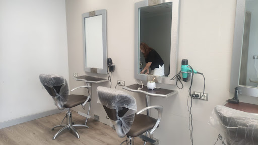 Oliher Peluquería en Montehermoso, Cáceres‎