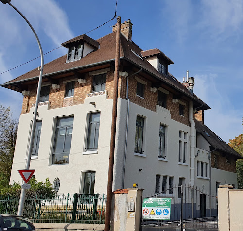 Centre d'accueil pour sans-abris Maison de l'Enfance Association Léopold Bellan Bry-sur-Marne