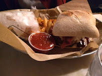 Sandwich au poulet du Restaurant FRITE ALORS ! TERREAUX - Poutines québécoises - Frites belges - Burgers à Lyon - n°16