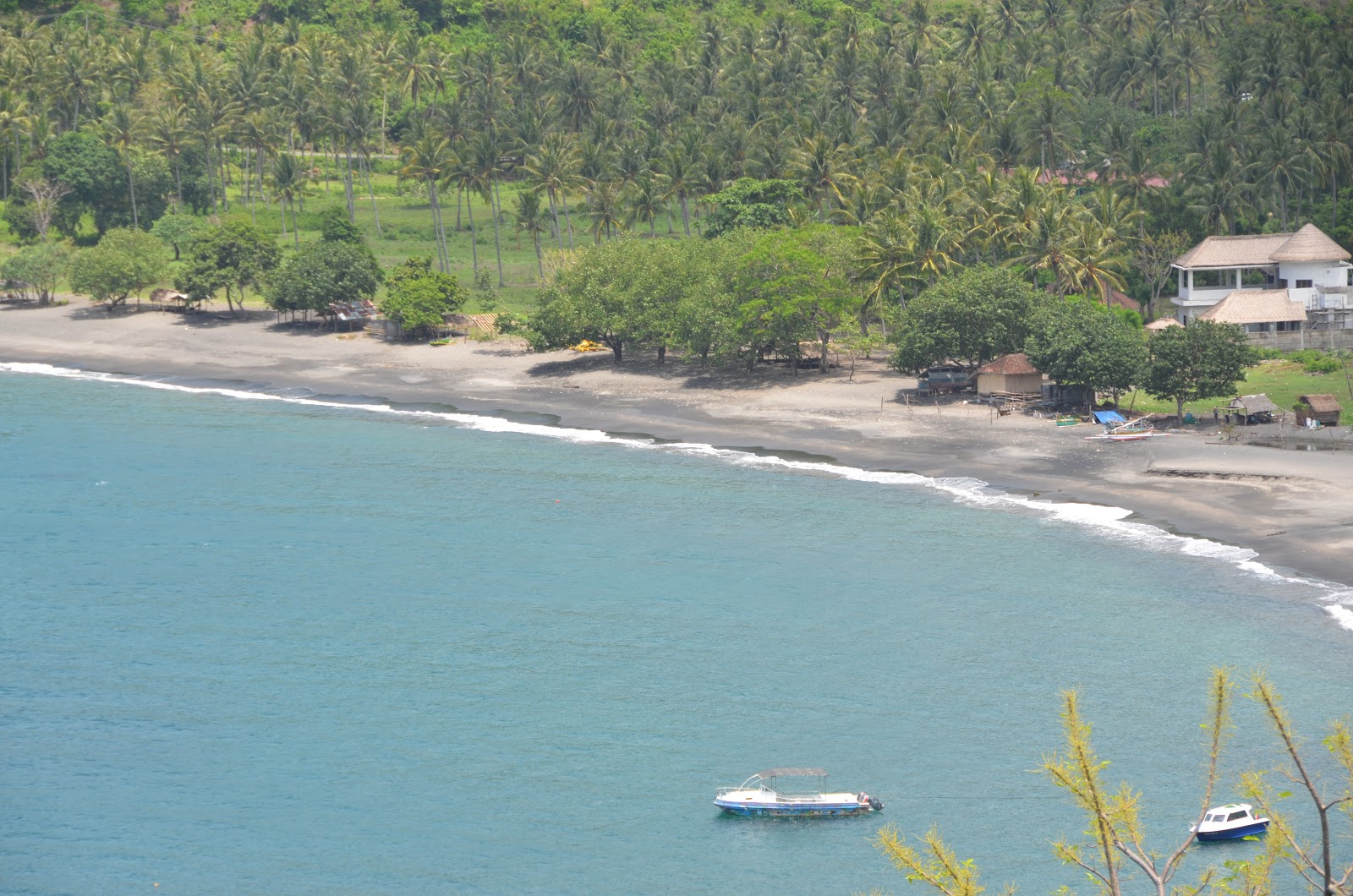 Zdjęcie Kerandangan Beach obszar udogodnień
