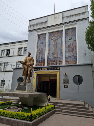 Escuela De Comando Y Estado Mayor