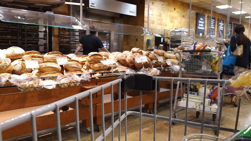 Grocery Store «Whole Foods Market», reviews and photos, 4501 Market Commons Dr, Fairfax, VA 22033, USA