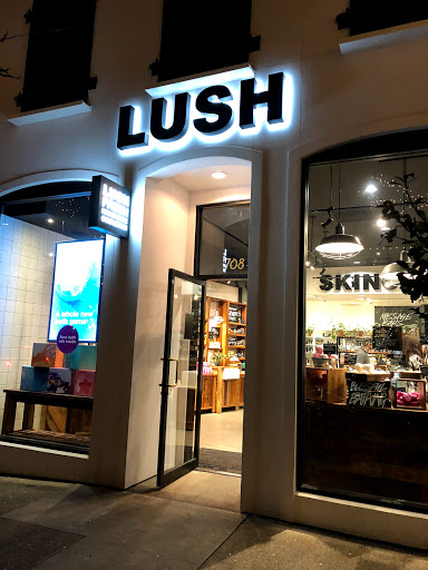 Cosmetics Store «Lush», reviews and photos, 708 NW 23rd Ave, Portland, OR 97210, USA