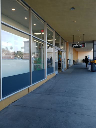Pet Supply Store «Petco Animal Supplies», reviews and photos, 852 N Western Ave, San Pedro, CA 90732, USA