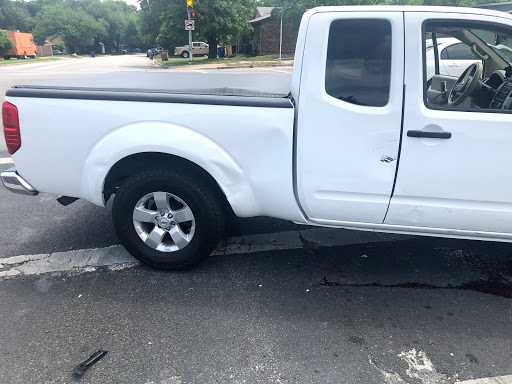 Auto Body Shop «Ellis and Salazar Garage and Body Shop North», reviews and photos, 8808 Research Blvd, Austin, TX 78758, USA