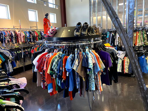 Thrift Store «Discover Goodwill Circle Retail Center», reviews and photos