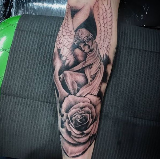 Tattoo Shop «Tattoo Tech», reviews and photos, 5350 N Springboro Pike, Moraine, OH 45439, USA