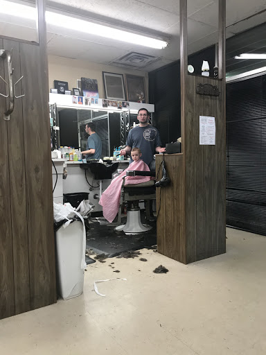 Barber Shop «Brookwood Barber Shop», reviews and photos, 620 Meadowbrook Dr, Longview, TX 75601, USA