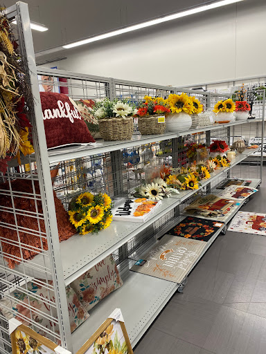 Clothing Store «Burlington Coat Factory», reviews and photos, 3671 N Freeway Blvd, Sacramento, CA 95834, USA