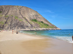 Photo de Praia de Itacoatiara avec rivage droit, long