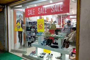Khadim's shoe store image