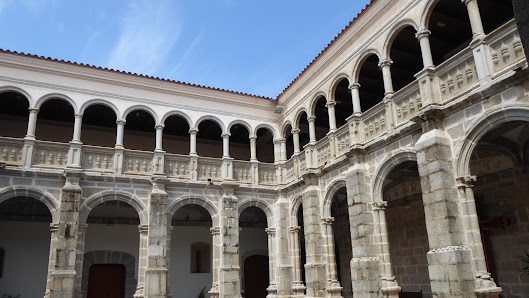 Conventual Santiaguista Convento de Santiago, Pl. España, 12, 06292 Calera de León, Badajoz, España