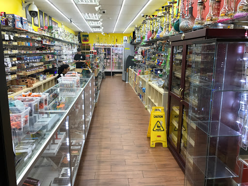 Tobacco Shop «Vape & Smoke Shop - Biscayne», reviews and photos, 2895 Biscayne Blvd, Miami, FL 33137, USA