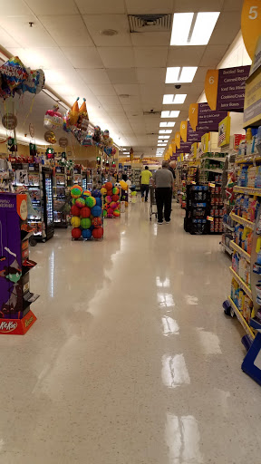 Grocery Store «Super Stop & Shop», reviews and photos, 20 Washington Ave, Dumont, NJ 07628, USA