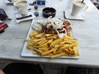 AKRO Fast Food Café - Gyros-Spezialitäten