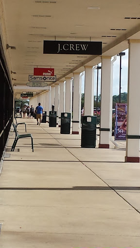 Shopping Mall «Edinburgh Premium Outlets», reviews and photos, 11622 NE Executive Dr, Edinburgh, IN 46124, USA