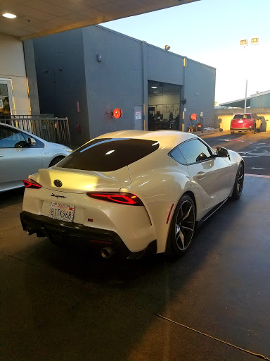 Toyota Dealer «Toyota of Orange», reviews and photos, 1400 N Tustin St, Orange, CA 92867, USA