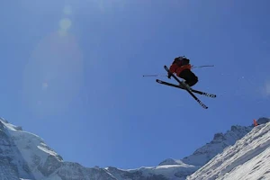 Schweizer Ski- und Snowboardschule Wengen image